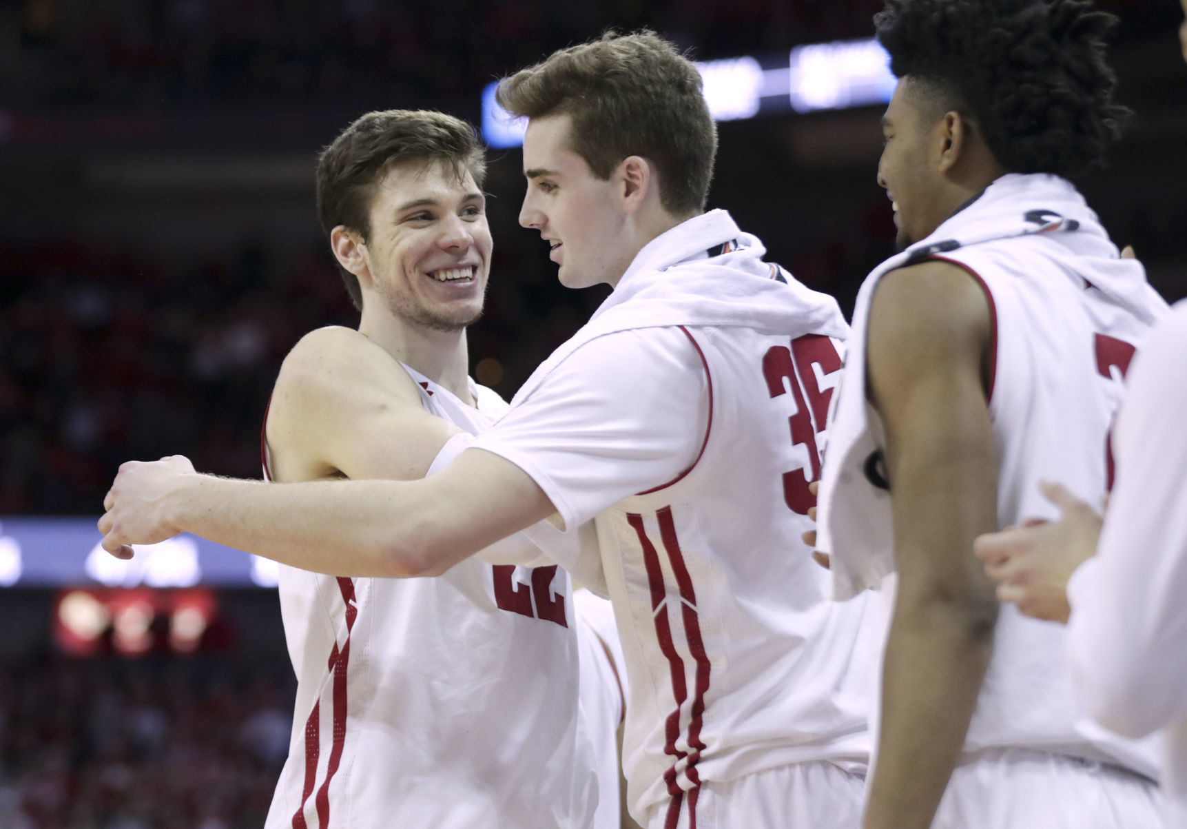 Badgers 65, Hawkeyes 45